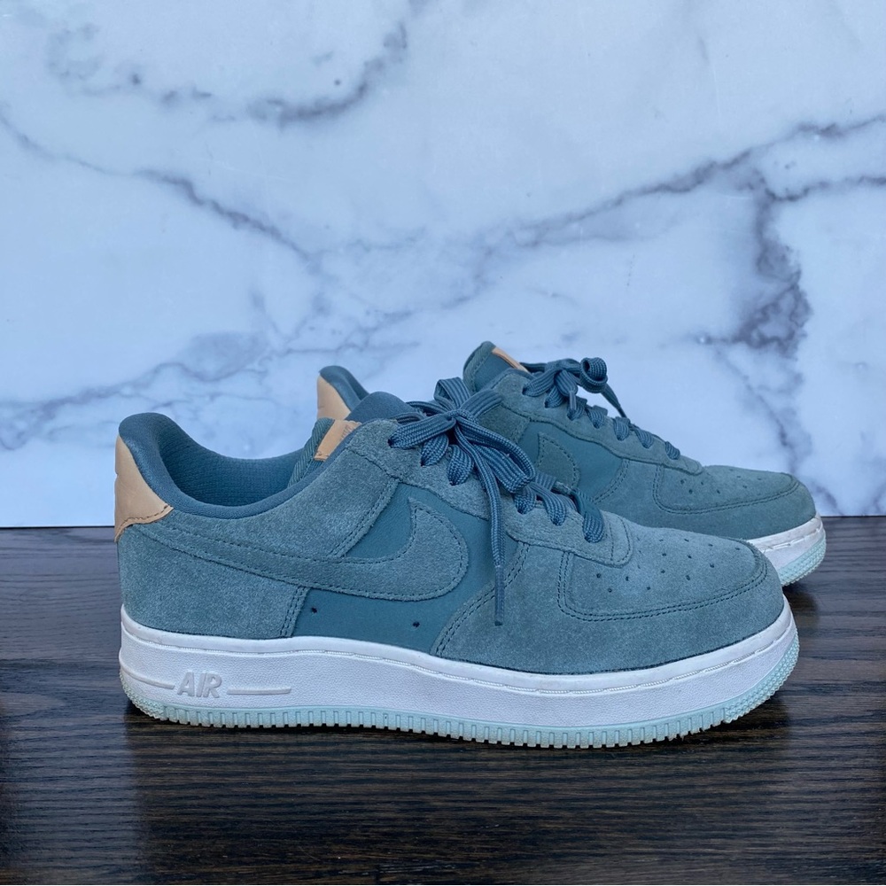 Nike Air Force 1 Low Hasta Suede
